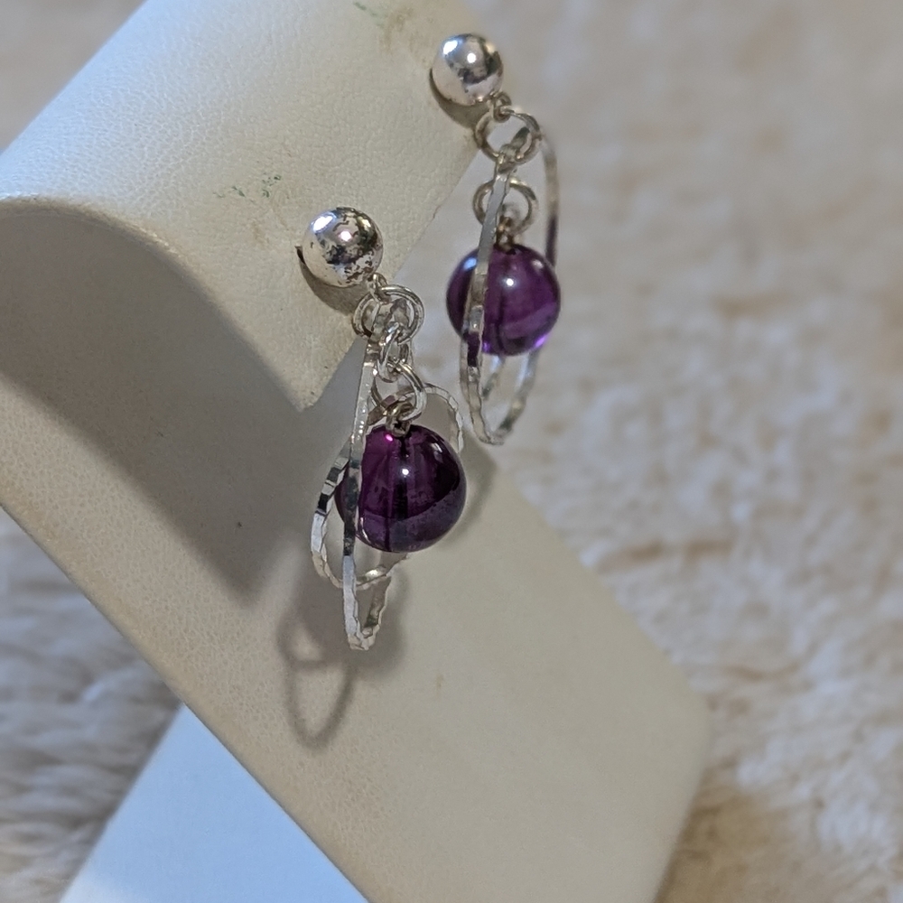 Vintage Sillvertone and Purple Bead Intertwined Hoop Pierced Earrings - Picture 3 of 6